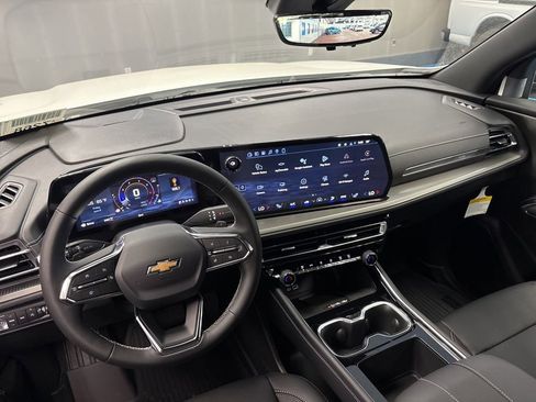 New 2026 Chevrolet Traverse LT w/ Driver Confidence Package AWD/4WD image 26