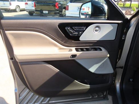 Certified 2023 Lincoln Aviator Reserve w/ Equipment Group 201A image 24