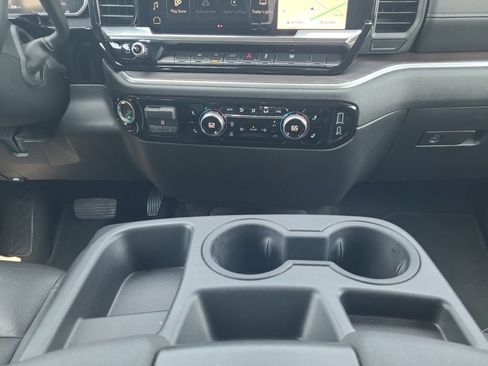 Used 2026 GMC Sierra 1500 SLT AWD/4WD image 11