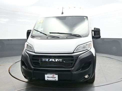 Used 2024 RAM ProMaster 2500 w/ Convenience Group FWD image 2