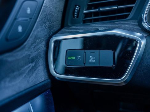 Used 2024 Audi A6 Premium Plus image 8