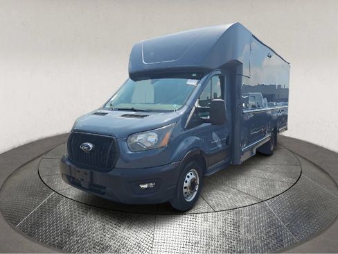 Used 2022 Ford Transit 350 DRW RWD image 3