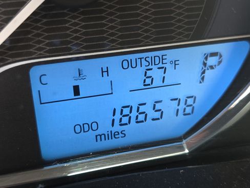 Used 2014 Toyota Corolla LE image 13