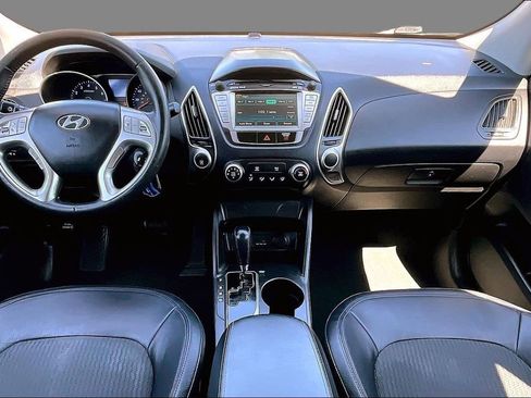Used 2011 Hyundai Tucson GLS w/ Navigation Pkg 2 FWD image 9