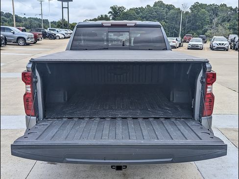 Used 2021 Chevrolet Silverado 1500 LT w/ Convenience Package II AWD/4WD image 14