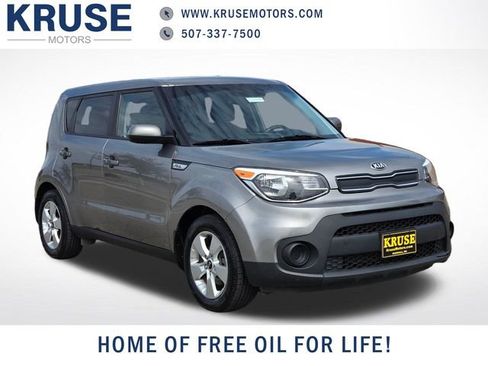 Used 2017 Kia Soul FWD image 1