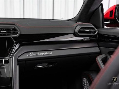 Used 2024 Lamborghini Urus S image 40