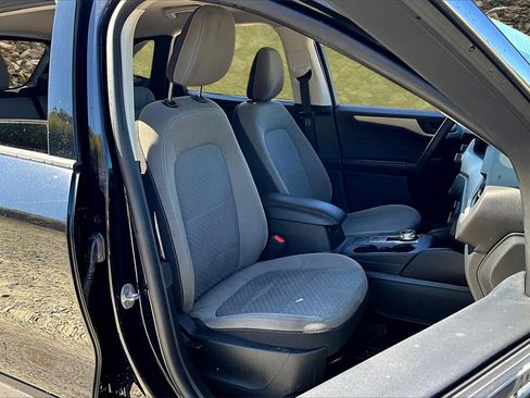 Used 2022 Ford Escape SE image 7