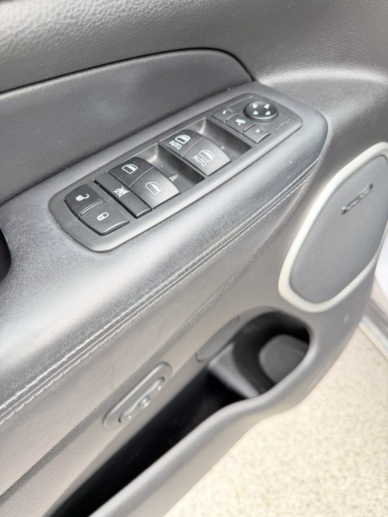 Used 2019 Jeep Grand Cherokee Summit AWD/4WD image 8