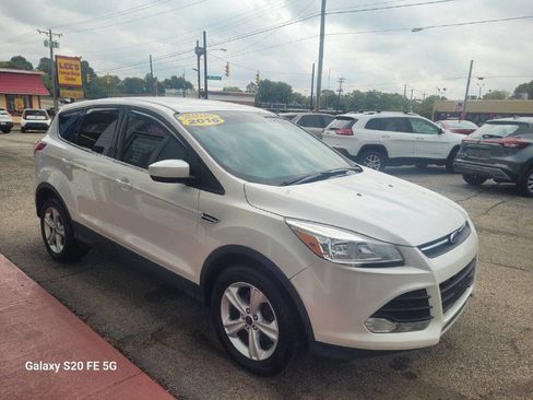 Used 2016 Ford Escape SE image 3