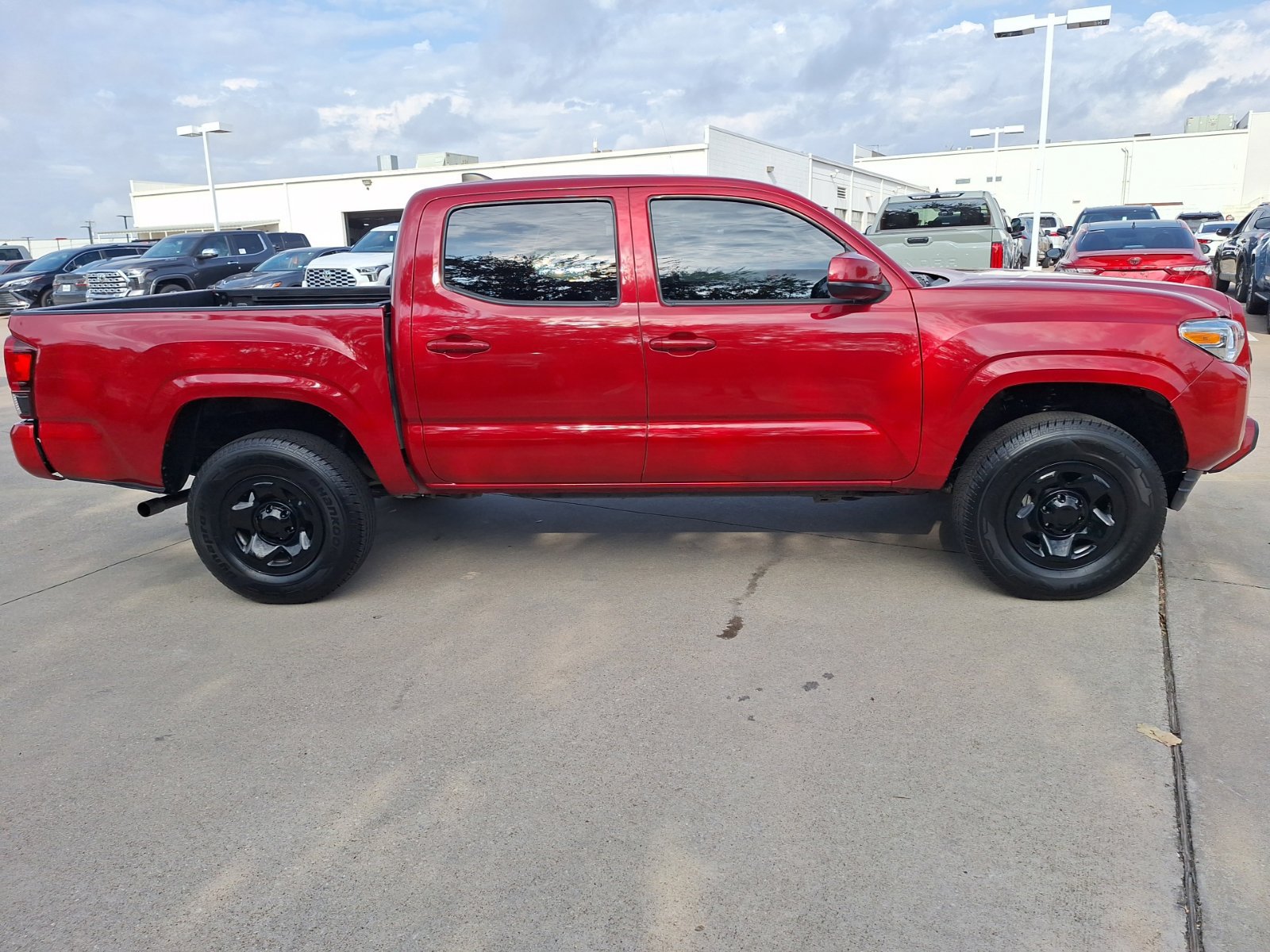 Used 2020 Toyota Tacoma SR AWD/4WD image 7