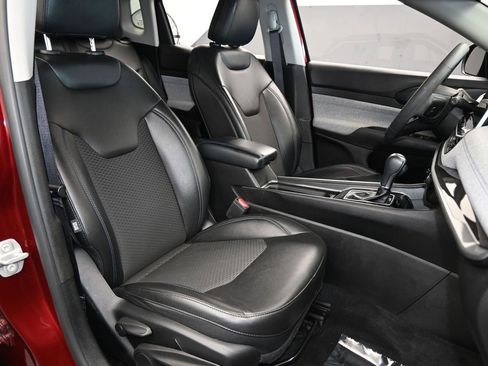 Used 2022 Jeep Compass Latitude image 38