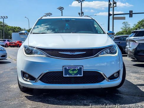 Used 2018 Chrysler Pacifica Limited FWD image 4