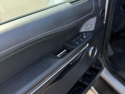 Used 2023 Ford Expedition XLT AWD/4WD image 9