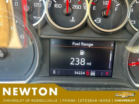 Used 2022 Chevrolet Silverado 1500 LT AWD/4WD image 7