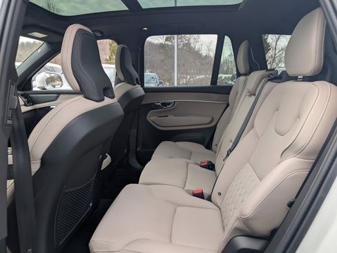 Used 2025 Volvo XC90 B6 Plus image 25