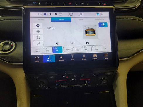Used 2022 Jeep Grand Cherokee Limited 4xe w/ Luxury Tech Group II AWD/4WD image 25