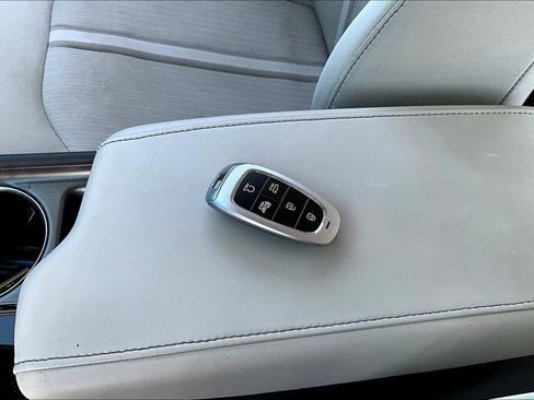 Used 2023 Hyundai Sonata SEL image 31