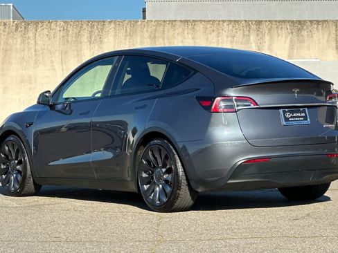 Used 2022 Tesla Model Y Performance image 7