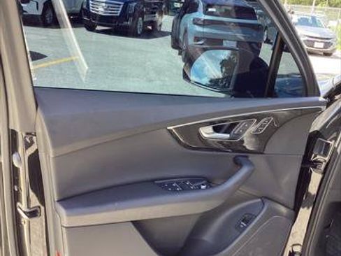 Used 2023 Audi Q7 2.0T Premium w/ Convenience Package AWD/4WD image 18
