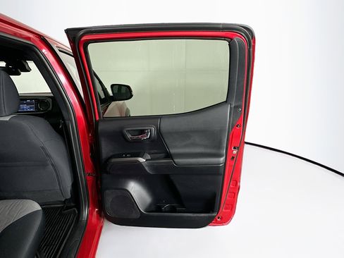 Used 2020 Toyota Tacoma TRD Off-Road image 25