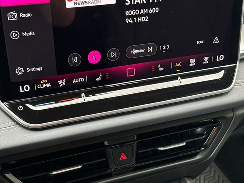 New 2026 Volkswagen Tiguan SE R-Line FWD image 18