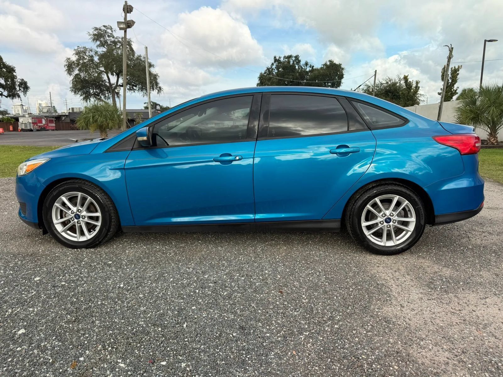 Used 2016 Ford Focus SE w/ Reverse Sensing Package FWD image 9
