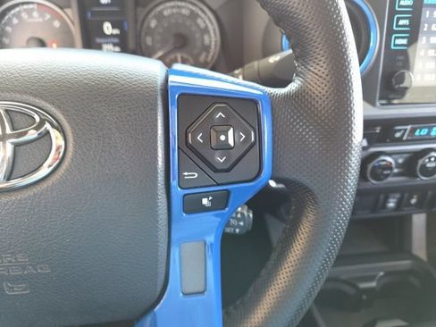 Used 2017 Toyota Tacoma TRD Sport AWD/4WD image 59