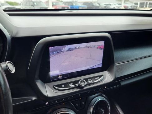 Used 2021 Chevrolet Camaro LT w/ RS Package image 7