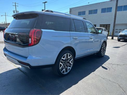 Used 2025 Ford Expedition Platinum w/ Platinum Ultimate Package AWD/4WD image 6