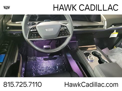 New 2026 Cadillac Vistiq Sport w/ LPO, Floor Liner Package AWD/4WD image 17