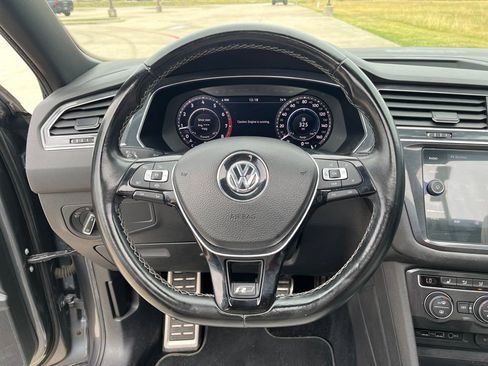 Used 2019 Volkswagen Tiguan SEL image 17