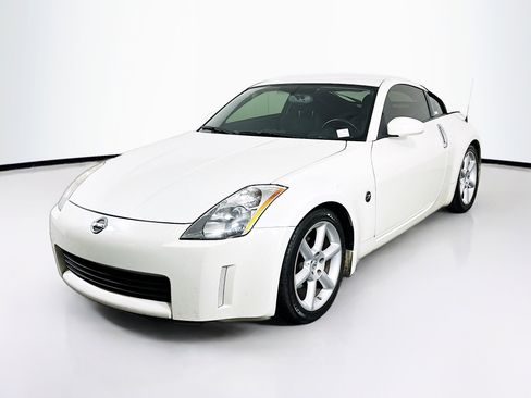 Used 2004 Nissan 350Z Performance w/ Aerodynamics Pkg RWD image 3