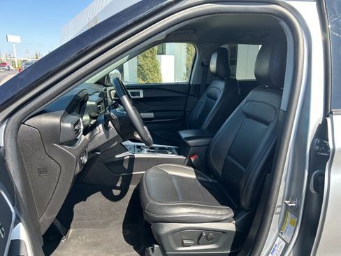 Used 2023 Ford Explorer XLT w/ Equipment Group 202A image 15