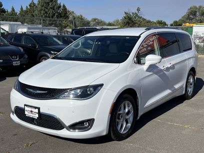 Used 2020 Chrysler Pacifica Touring-L w/ Tire & Wheel Group