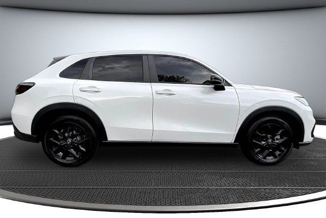 Certified 2024 Honda HR-V Sport image 4