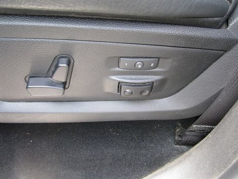 Used 2016 RAM 1500 Limited AWD/4WD image 9
