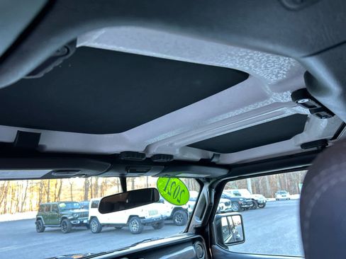 Used 2021 Jeep Wrangler Unlimited Sport image 43