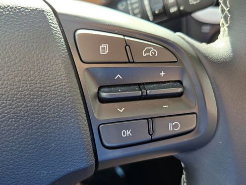 Certified 2025 Hyundai Venue Limited image 13