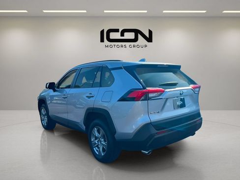 Used 2024 Toyota RAV4 XLE AWD/4WD image 3