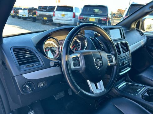 Used 2019 Dodge Grand Caravan GT image 6