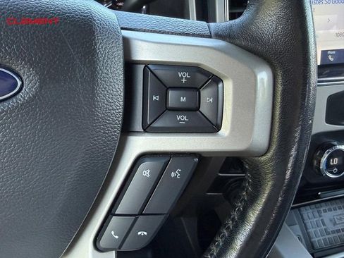 Used 2022 Ford F350 Lariat w/ Black Appearance Package AWD/4WD image 27