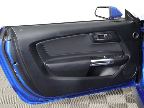 Used 2021 Ford Mustang EcoBoost image 19