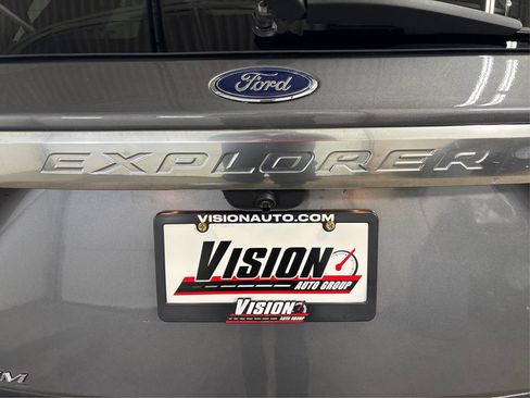 Used 2021 Ford Explorer Platinum w/ Equipment Group 601A AWD/4WD image 16