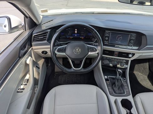 Used 2024 Volkswagen Jetta SE FWD image 29