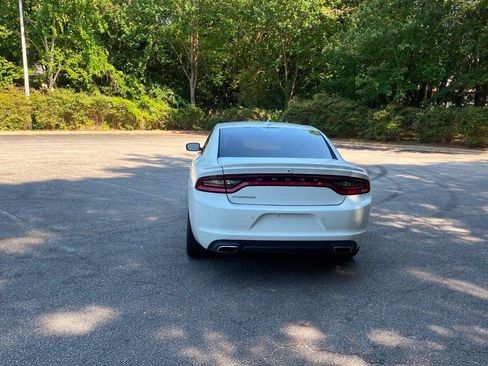 Used 2018 Dodge Charger R/T RWD image 6
