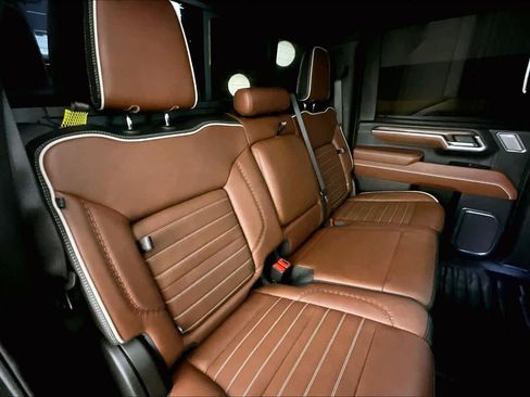 Used 2024 GMC Sierra 2500 Denali Ultimate AWD/4WD image 19