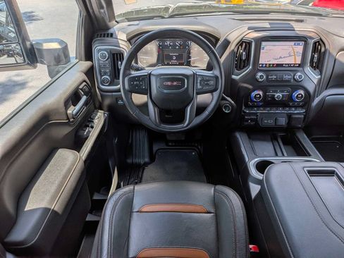 Used 2022 GMC Sierra 3500 AT4 w/ AT4 Preferred Package AWD/4WD image 17