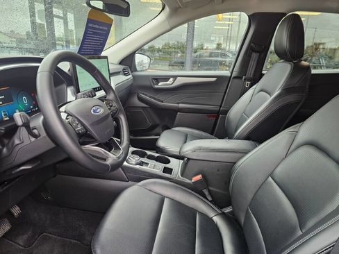 Certified 2025 Ford Escape Platinum AWD/4WD image 17