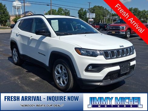 Used 2024 Jeep Compass Latitude AWD/4WD image 1